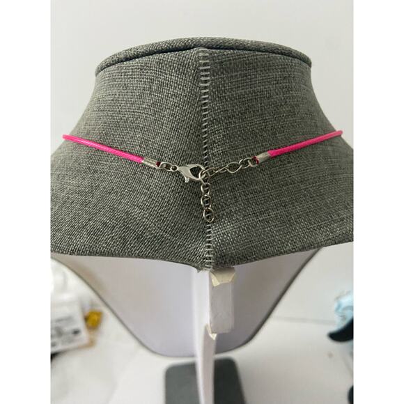 Upcycled Star pendant necklace - Picture 3 of 4